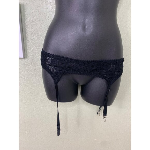 Black Lace Bra and Garter Set Size Small - Picture 3 of 8